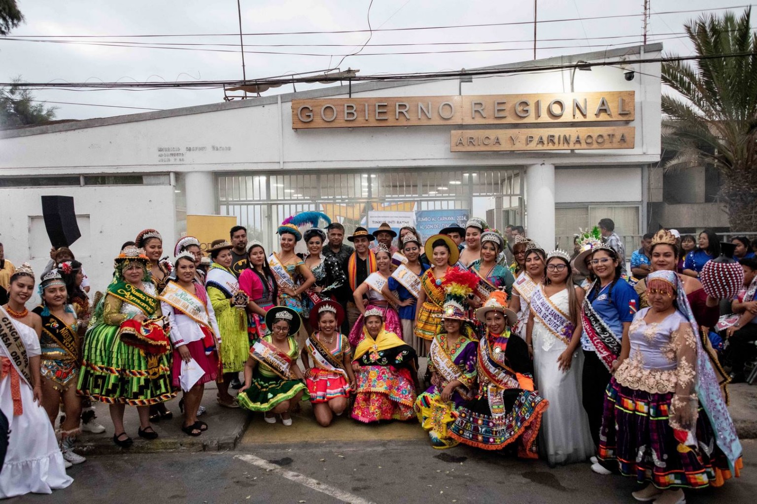 gobernador con nustas.jpg
